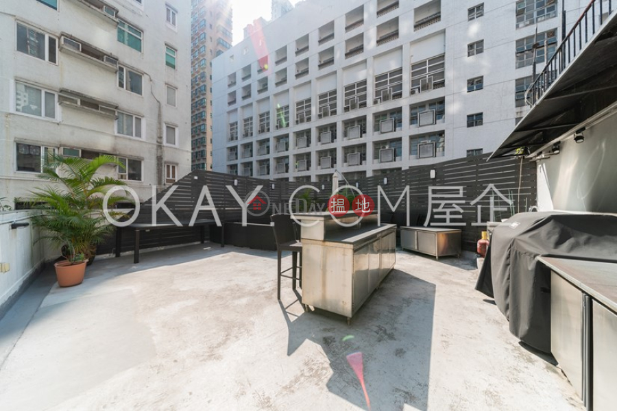 Charming penthouse with rooftop & balcony | For Sale | 52 Elgin Street 伊利近街52號 Sales Listings