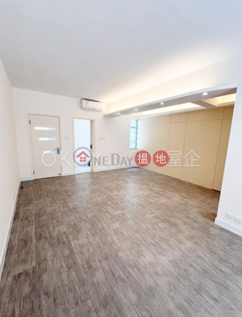 Stylish 2 bedroom with terrace | Rental, Village Court 山村閣 | Wan Chai District (OKAY-R1928)_0