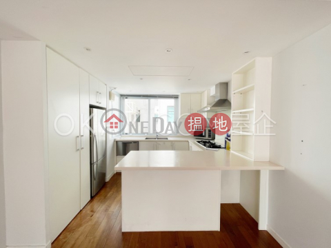 Nicely kept 2 bedroom with balcony & parking | Rental | Sunlight Court 新麗閣 _0