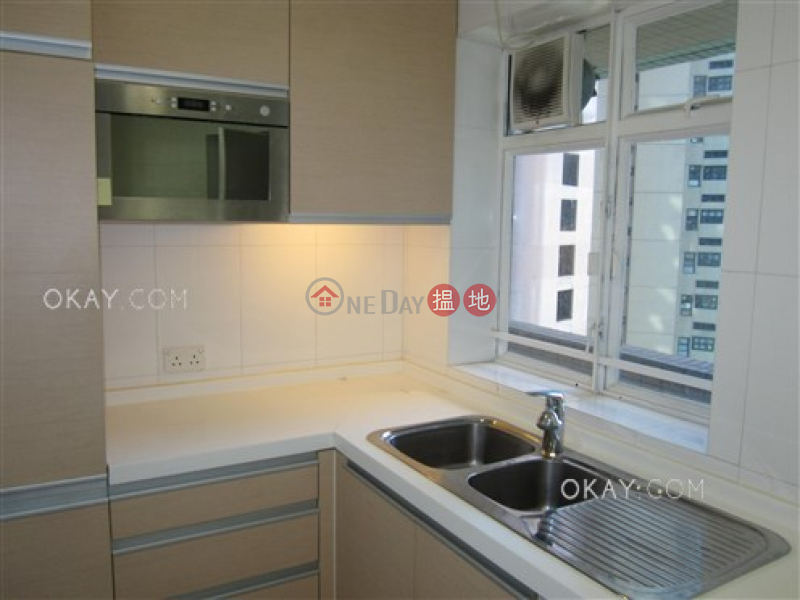 Unique 3 bedroom with parking | Rental, Hillsborough Court 曉峰閣 Rental Listings | Central District (OKAY-R25097)