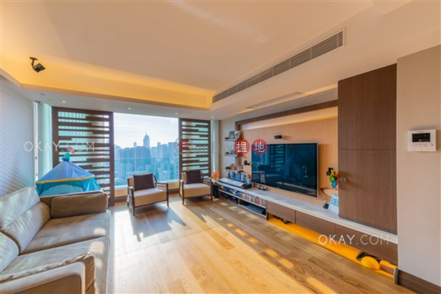 Stylish 2 bedroom on high floor with rooftop & parking | For Sale | Swiss Towers 瑞士花園 Sales Listings