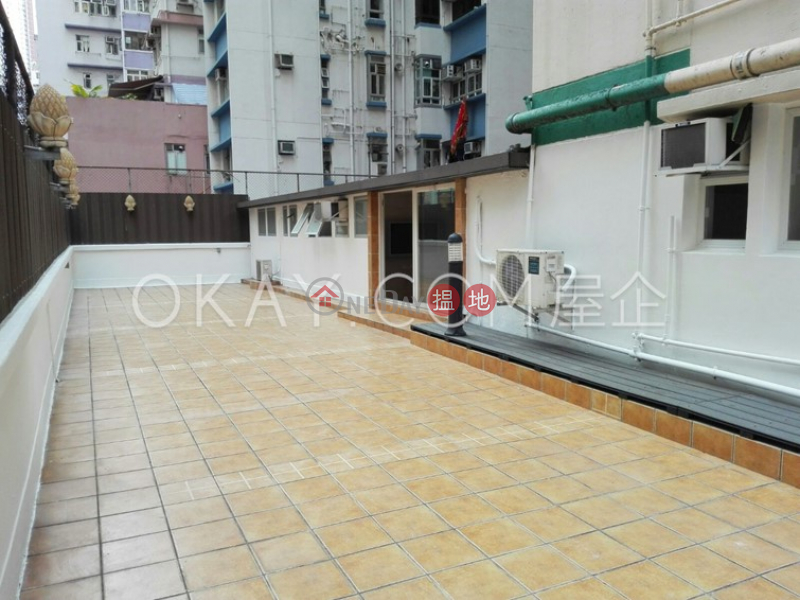 HK$ 10M, Block B Jade Court | Western District Stylish 3 bedroom with terrace | For Sale