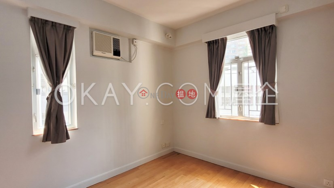 HK$ 32,500/ month Kenyon Court, Western District Unique 2 bedroom in Mid-levels West | Rental