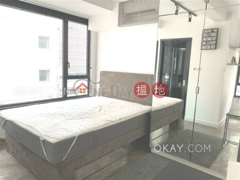 Popular studio with rooftop | For Sale, 14-15 Wo On Lane 和安里14-15號 | Central District (OKAY-S77087)_0