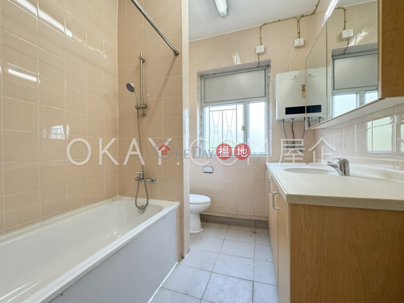 Charming 3 bedroom with balcony & parking | Rental | 87 Broadcast Drive 廣播道87號 Rental Listings
