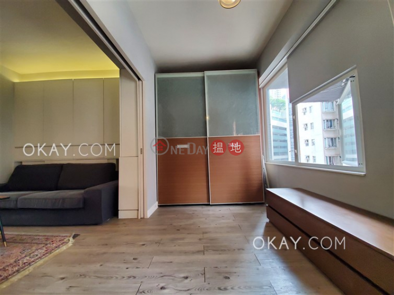 Generous 1 bedroom on high floor | For Sale | Bonham Ville 般景台 Sales Listings