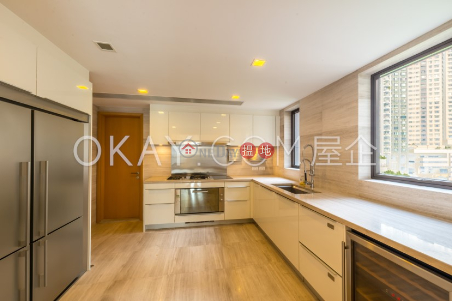 3房2廁,極高層,連車位雲暉大廈AB座出售單位|雲暉大廈AB座(Winfield Building Block A&B)出售樓盤 (OKAY-S122652)