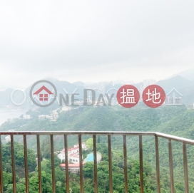 Gorgeous 2 bedroom with sea views & balcony | Rental