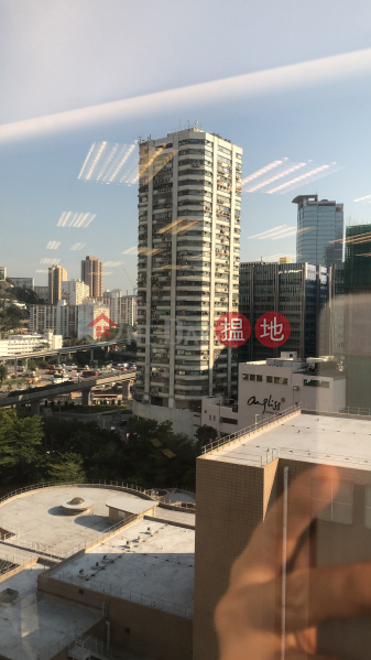 HK$ 76,975/ month Metroplaza Tower 2 Kwai Tsing District Grade A office & good matching facilities