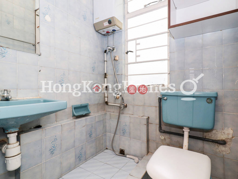 3 Bedroom Family Unit for Rent at WORLD FAIR COURT, 4 Wah Lok Path | Western District | Hong Kong, Rental HK$ 25,000/ month