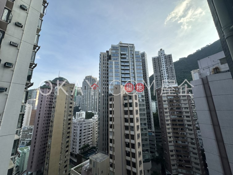 1房1廁,極高層,露台摩羅廟街8號出售單位|摩羅廟街8號(8 Mosque Street)出售樓盤 (OKAY-S385403)