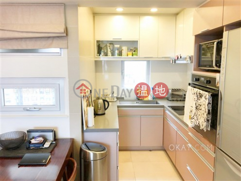 Gorgeous 2 bed on high floor with sea views & rooftop | For Sale | Bonham Court 寶恆苑 _0