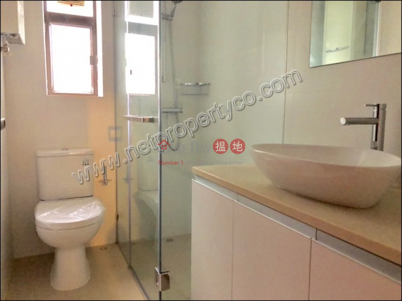 HK$ 55,000/ month | Green Village No. 8A-8D Wang Fung Terrace, Wan Chai District, Newly renovated apartment with 1 car park for Rent