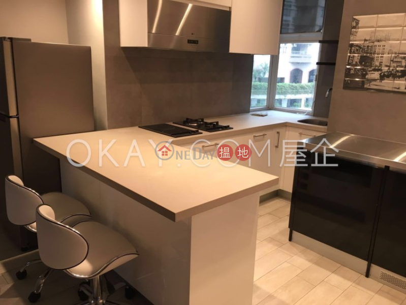 Charming 2 bedroom in Mid-levels West | For Sale | Peaksville 蔚巒閣 Sales Listings