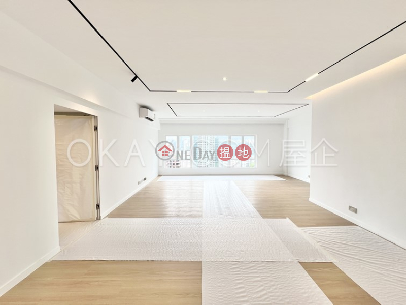 Unique 3 bedroom on high floor with parking | Rental | Craigmount 紀園 Rental Listings
