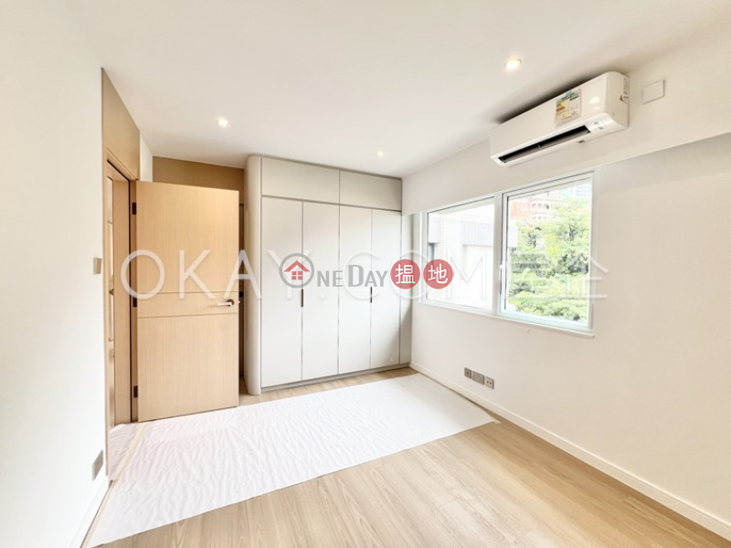 Unique 3 bedroom on high floor with parking | Rental | Craigmount 紀園 Rental Listings