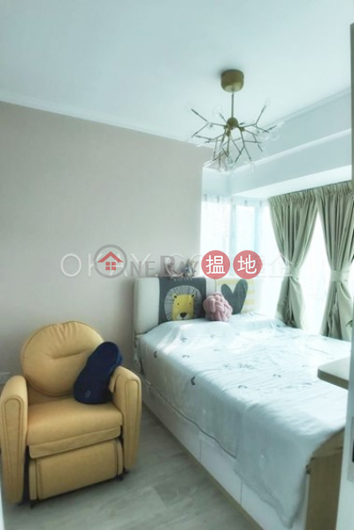 Generous 2 bedroom on high floor | For Sale, 8 Wah Fu Road | Western District Hong Kong | Sales | HK$ 9.1M