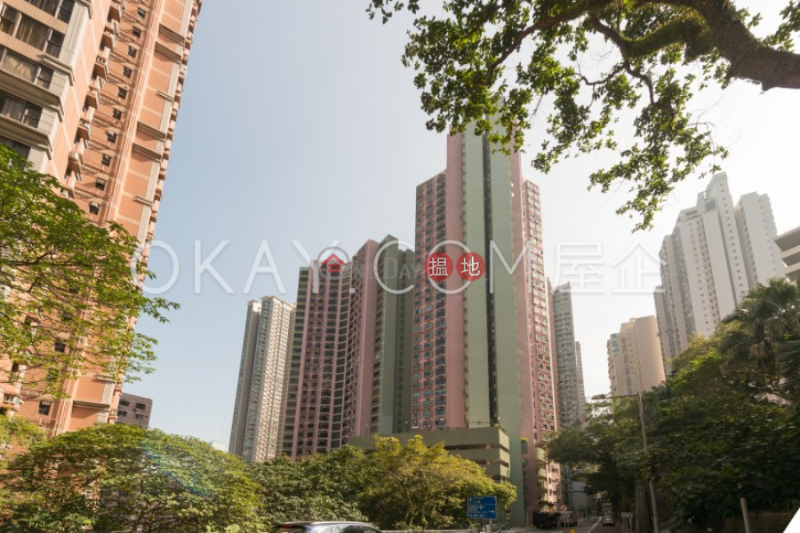 HK$ 2,260萬-蔚華閣西區-3房2廁,極高層,海景蔚華閣出售單位