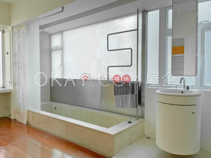 Rare 2 bedroom with parking | Rental | 10-12A Happy View Terrace | Wan Chai District | Hong Kong, Rental HK$ 30,000/ month