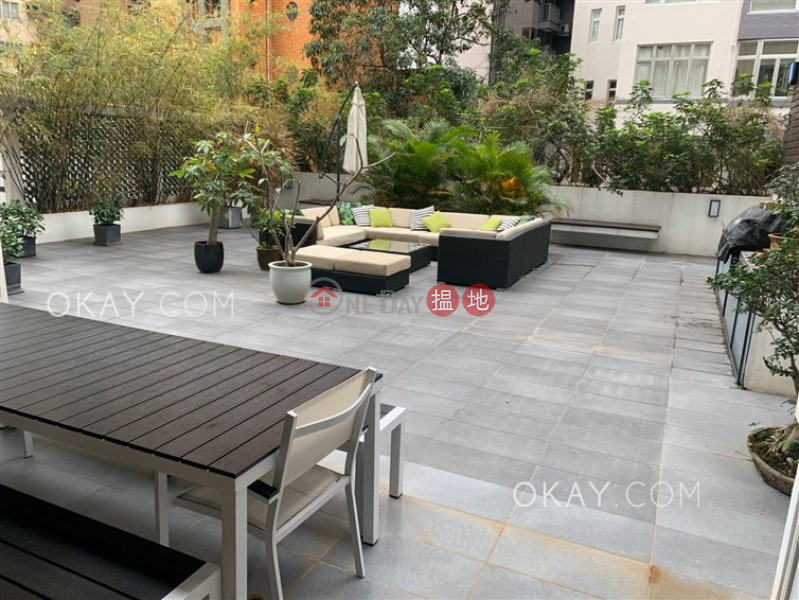 Luxurious 3 bedroom with terrace & parking | Rental | Grand Court 嘉蘭閣 Rental Listings