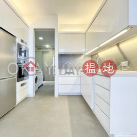 Lovely 2 bedroom with parking | For Sale