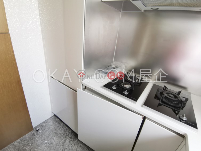 Charming 1 bedroom in Sheung Wan | For Sale | Centre Point 尚賢居 Sales Listings