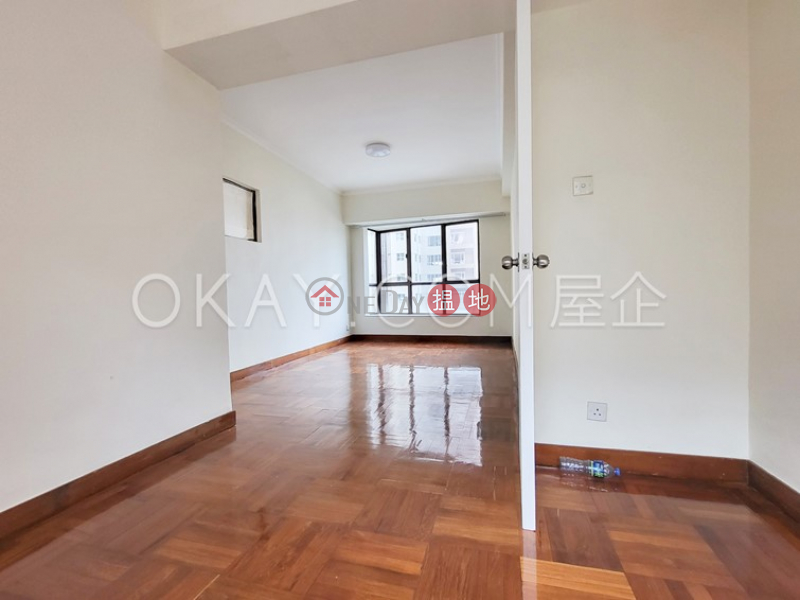 HK$ 17.39M, Dragonview Court, Western District Tasteful 3 bedroom with sea views & balcony | For Sale