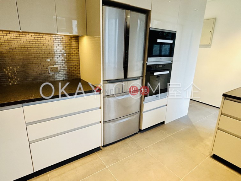 HK$ 65,000/ month, Evergreen Villa | Wan Chai District | Efficient 3 bedroom with balcony & parking | Rental