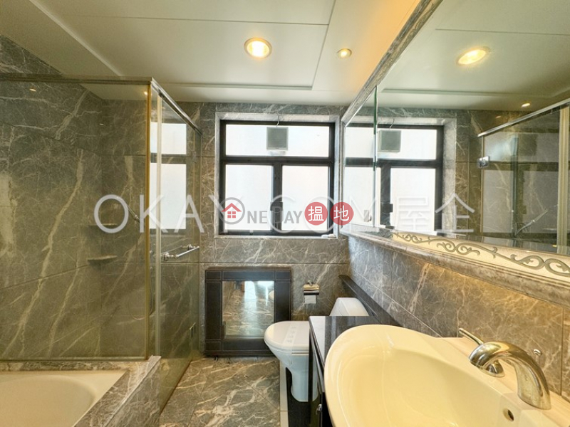 HK$ 57,000/ month | The Arch Sun Tower (Tower 1A) Yau Tsim Mong, Nicely kept 3 bedroom with sea views & balcony | Rental