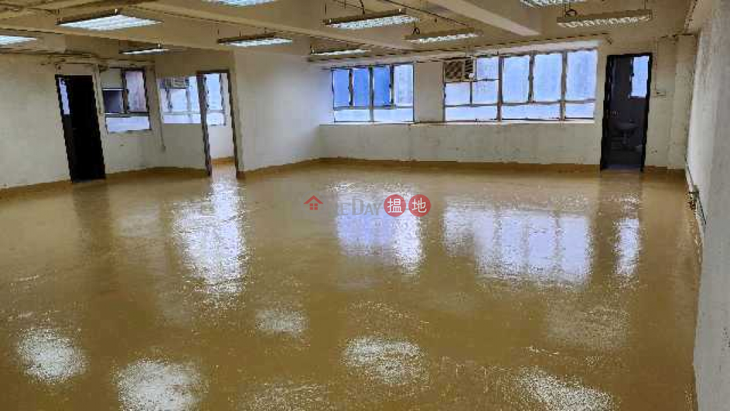 Vacant for sale, suitable for warehouses and office buildings, fully equipped with air conditioning. | 11 Kin Fat Street | Tuen Mun | Hong Kong | Sales | HK$ 3.32M