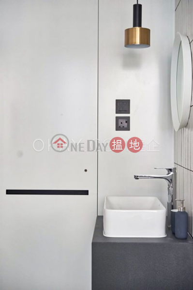 Intimate 1 bedroom in Wan Chai | For Sale | Chin Hung Building 展鴻大廈 Sales Listings