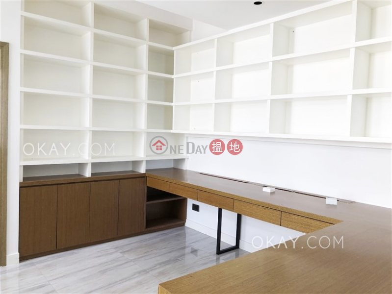 Gorgeous 3 bedroom on high floor with balcony & parking | For Sale | CORNWALL TERRACE 歌和台 Sales Listings