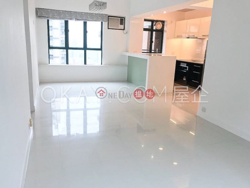 Elegant 2 bedroom with parking | Rental, Hillsborough Court 曉峰閣 Rental Listings | Central District (OKAY-R33880)