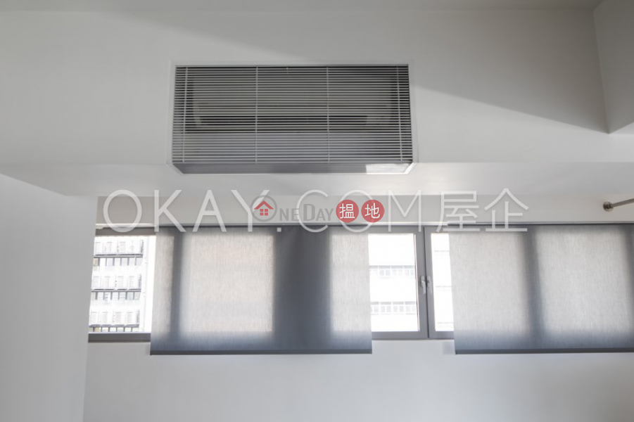 Stylish with balcony in Wong Chuk Hang | For Sale | Kwai Bo Industrial Building 貴寶工業大廈 Sales Listings