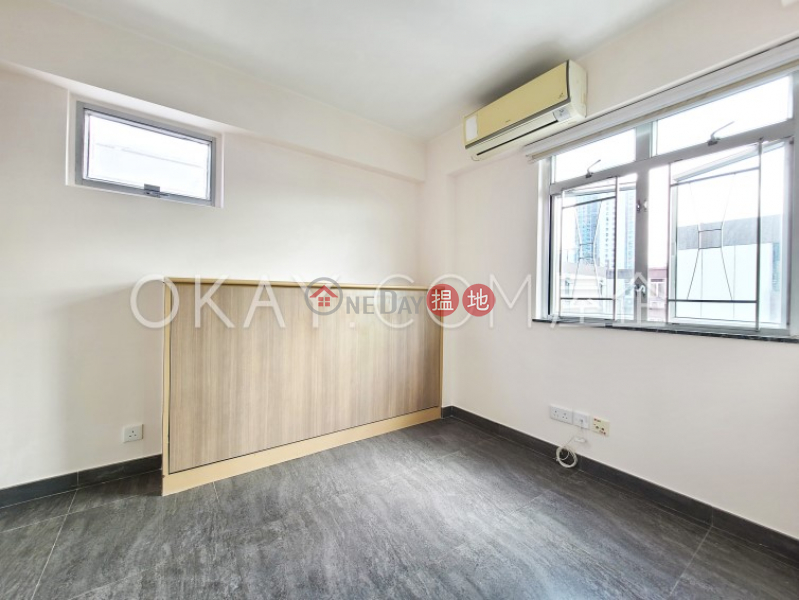 Stylish 3 bedroom on high floor with parking | For Sale | FESSENDEN COURT 信達閣 Sales Listings