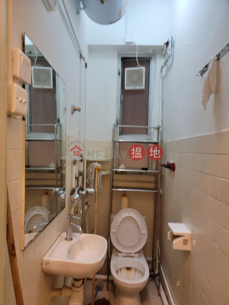 TEL: 98755238 | 9-17 Tin Lok Lane | Wan Chai District | Hong Kong, Rental HK$ 16,000/ month