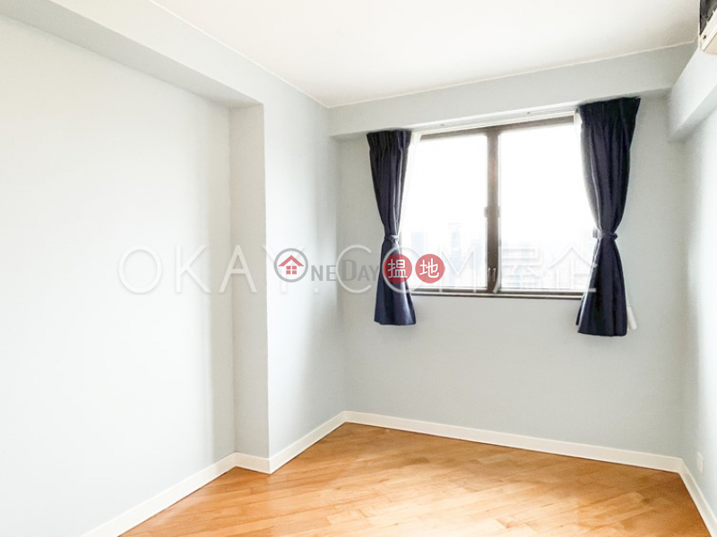 HK$ 42,000/ month, Crescent Heights | Wan Chai District Nicely kept 3 bed on high floor with racecourse views | Rental
