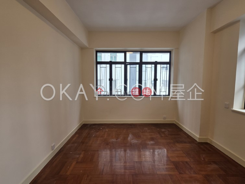 HK$ 55,000/ month | Winfield Gardens Wan Chai District | Tasteful 3 bedroom with parking | Rental