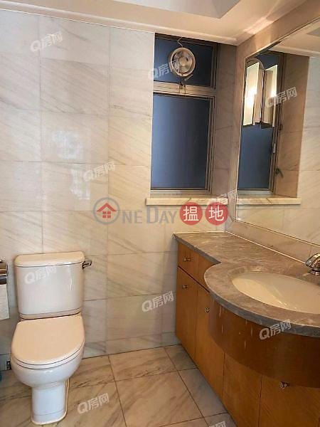 HK$ 31,500/ month | The Waterfront Phase 1 Tower 1, Yau Tsim Mong, The Waterfront Phase 1 Tower 1 | 2 bedroom Mid Floor Flat for Rent