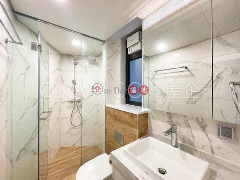 HK$ 56,500/ month | C.C. Lodge | Wan Chai District Luxurious 3 bedroom with parking | Rental