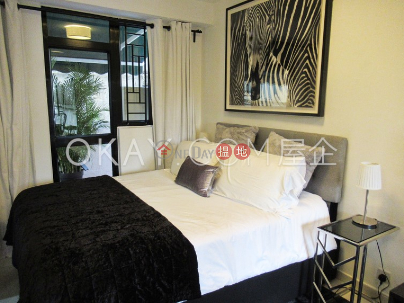 HK$ 30,000/ month, Midland Court | Western District, Charming with terrace & balcony | Rental