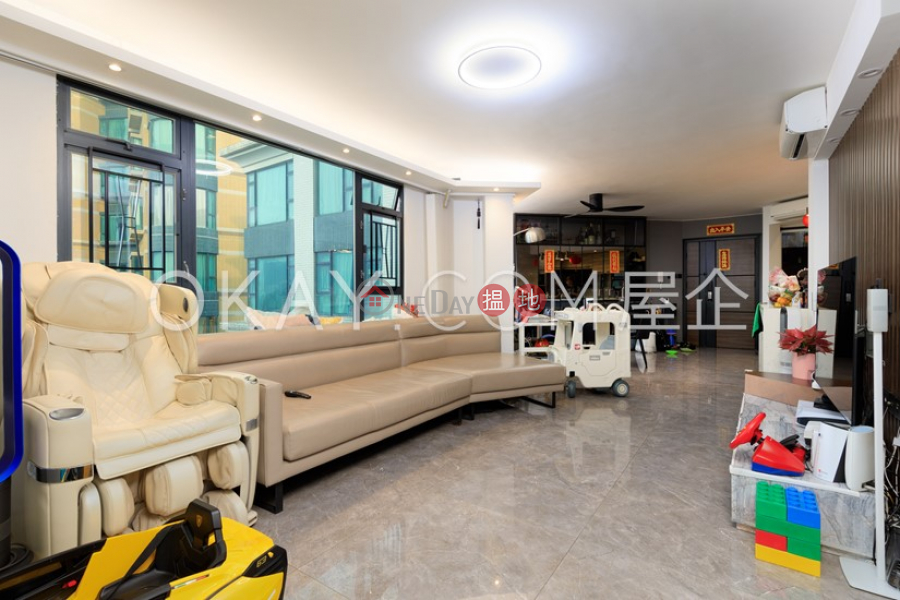 Gorgeous 4 bedroom on high floor with rooftop & parking | For Sale 83 Chung Hau Street | Kowloon City | Hong Kong, Sales | HK$ 35M
