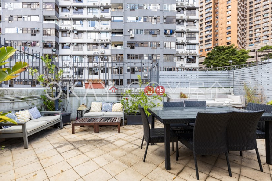 HK$ 42,000/ month | Po Hing Mansion, Central District | Lovely 1 bedroom on high floor with rooftop | Rental
