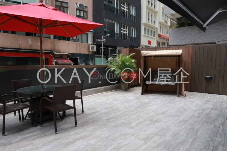 Generous with terrace in Central | For Sale | Ying Pont Building 英邦大廈 Sales Listings