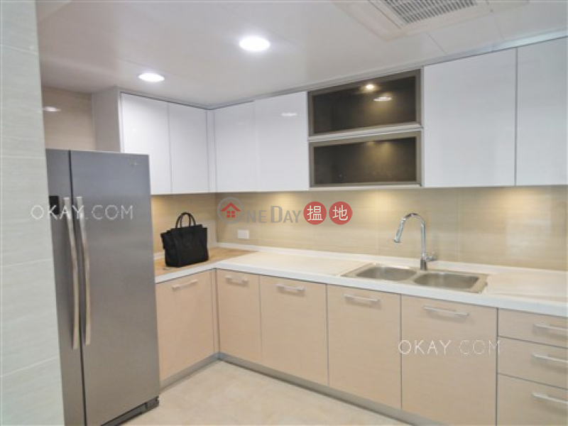 HK$ 115,000/ month | Dynasty Court, Central District Rare 4 bedroom with balcony & parking | Rental