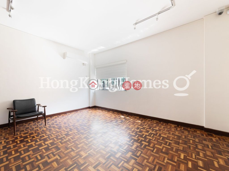 3 Bedroom Family Unit for Rent at Emerald Court | Emerald Court 翡翠樓 Rental Listings