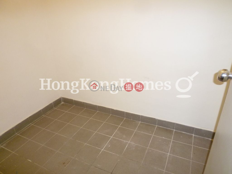 3 Bedroom Family Unit for Rent at Hillsborough Court | Hillsborough Court 曉峰閣 Rental Listings