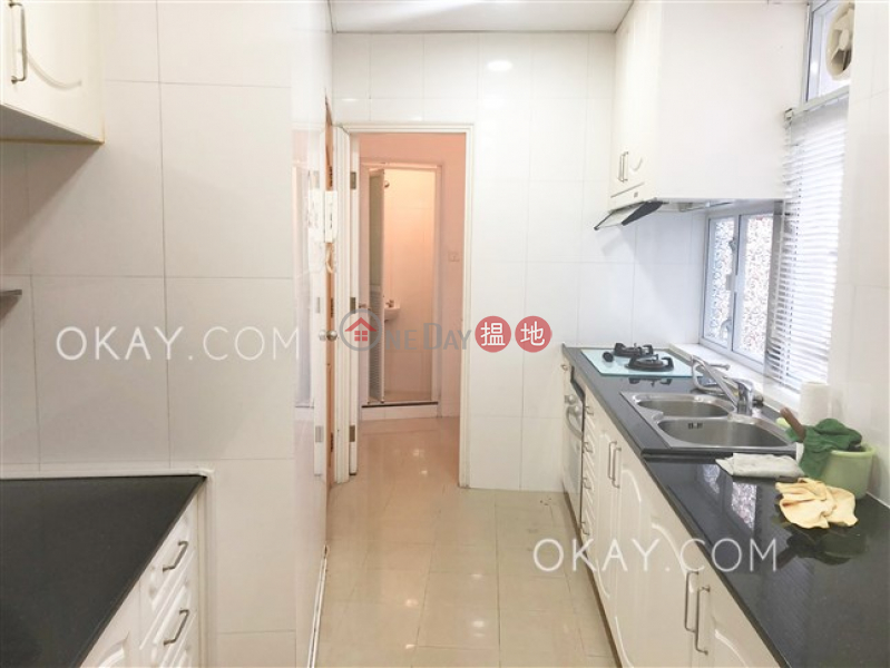HK$ 55,000/ month Breezy Court, Western District Efficient 3 bedroom with balcony & parking | Rental
