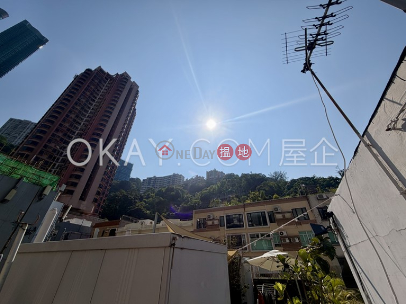 HK$ 10.8M, Beverly House Wan Chai District | Tasteful 3 bedroom with rooftop | For Sale