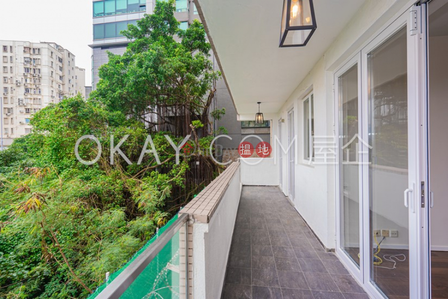 HK$ 22M | Marlborough House | Wan Chai District | Lovely 2 bedroom with harbour views & balcony | For Sale